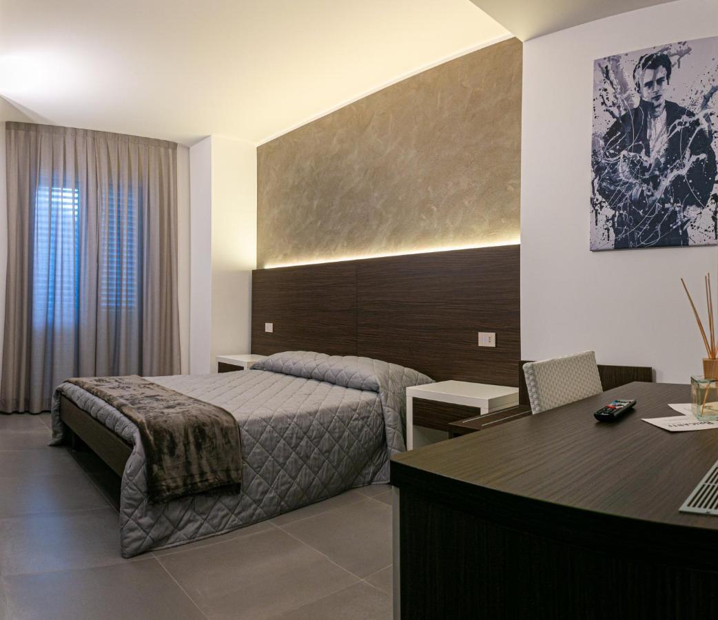 Brigante Suites Misano Adriatico Exteriér fotografie