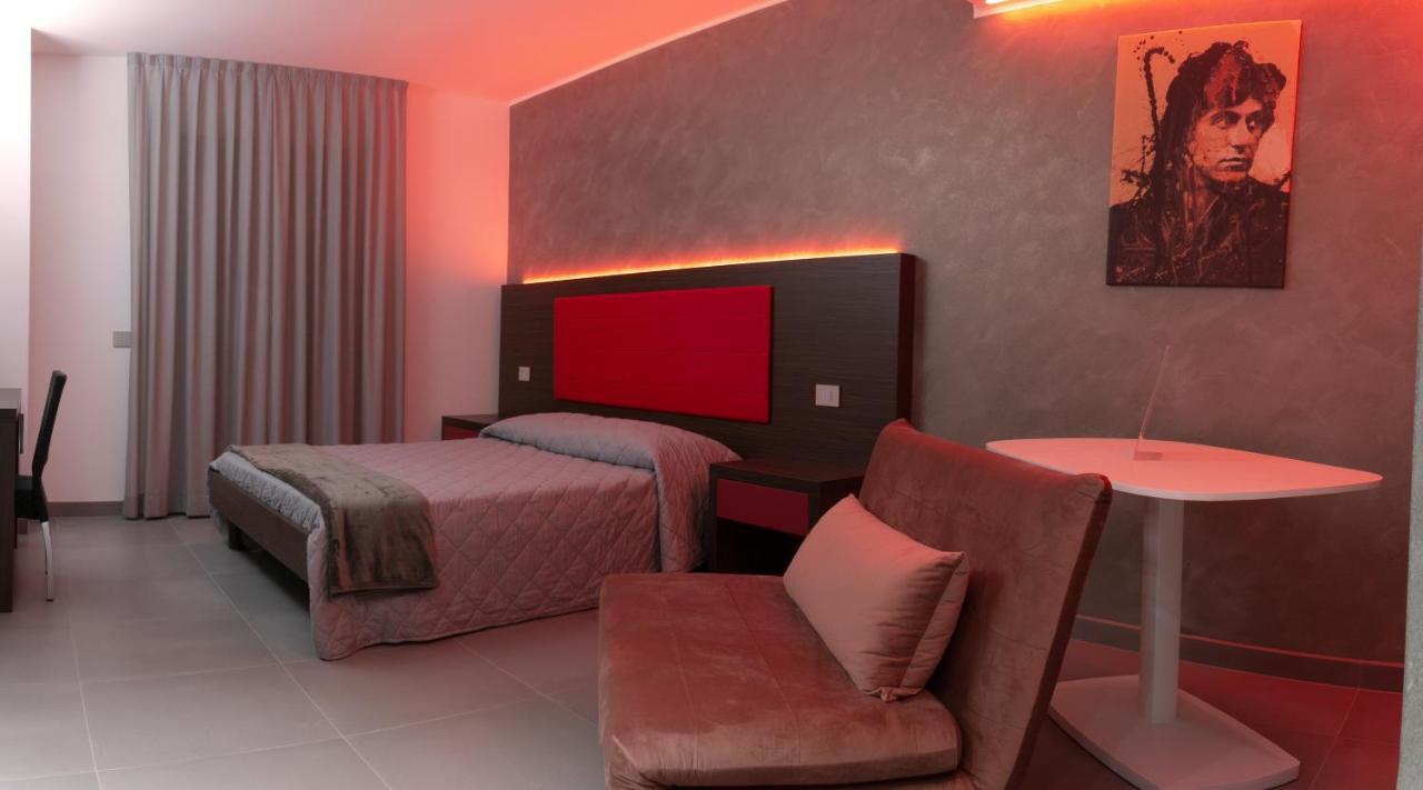 Brigante Suites Misano Adriatico Exteriér fotografie